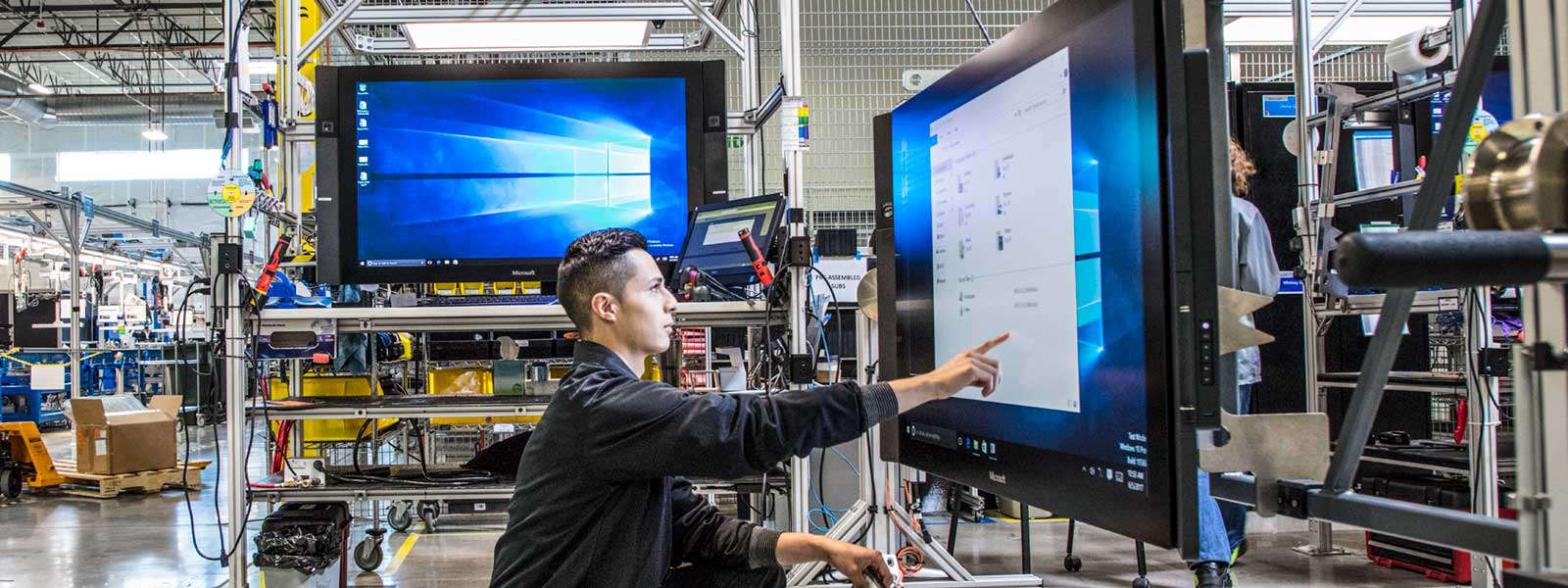 public display screens factory